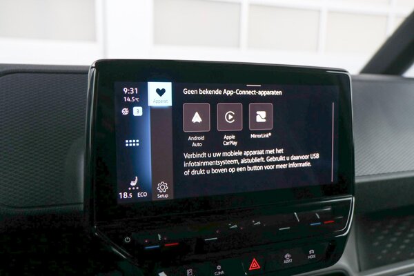 Apple Carplay/Android Auto Apple Carplay/Android Auto