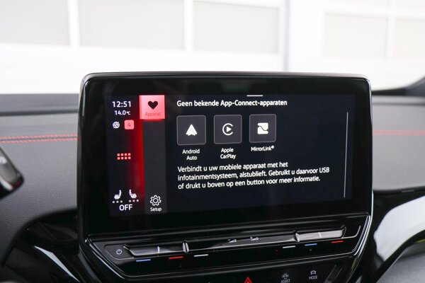 Apple Carplay/Android Auto Apple Carplay/Android Auto