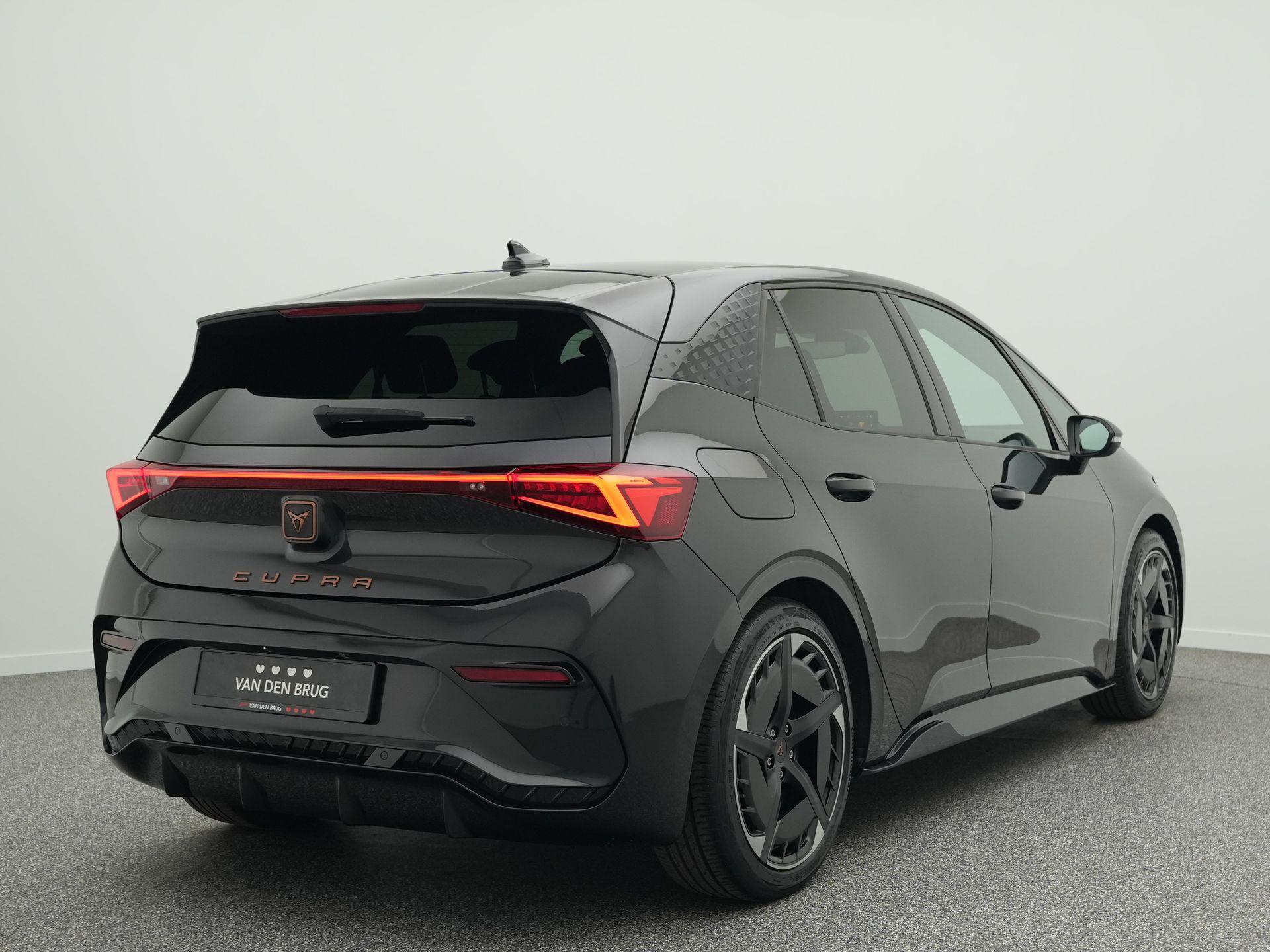 CUPRA Born Essential 62 kWh