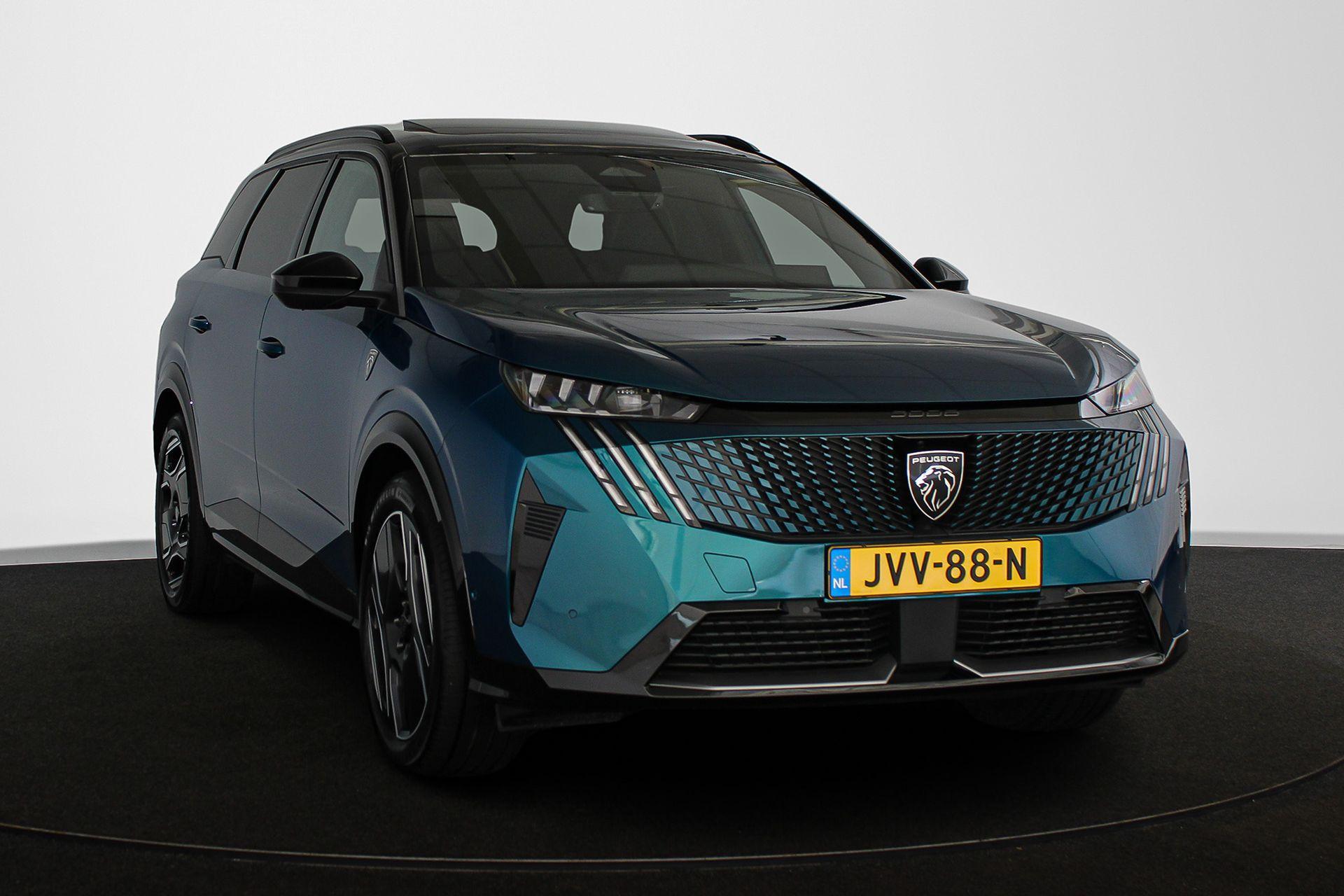 Peugeot e-5008
