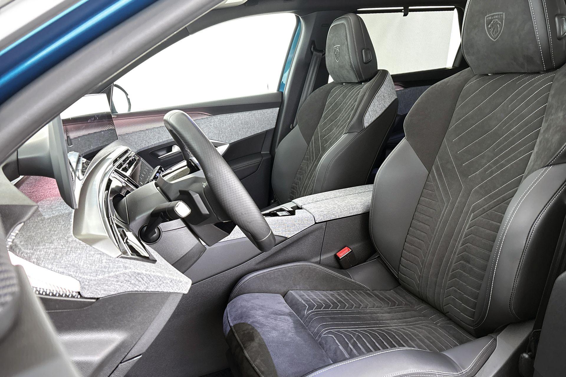 Peugeot e-5008