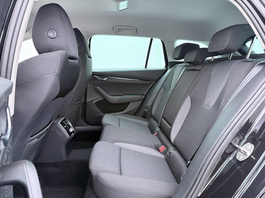 Škoda Octavia Combi 1.4 TSI iV PHEV Business Edition