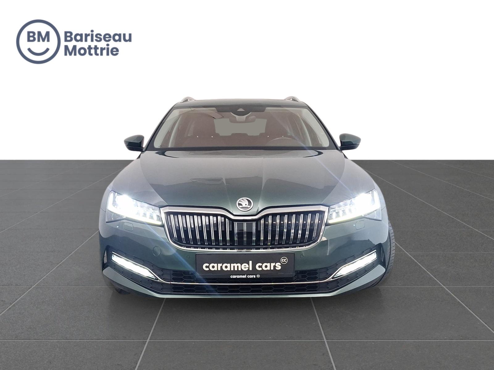 Škoda Superb BREAK AUTOMAAT *PANO EN OPEN DAK*LEDER*ZETELVERWARMING VOOR EN ACHTER*DAB*GPS*CARPLAY*KLIMAATREGELING* - Afbeelding 2