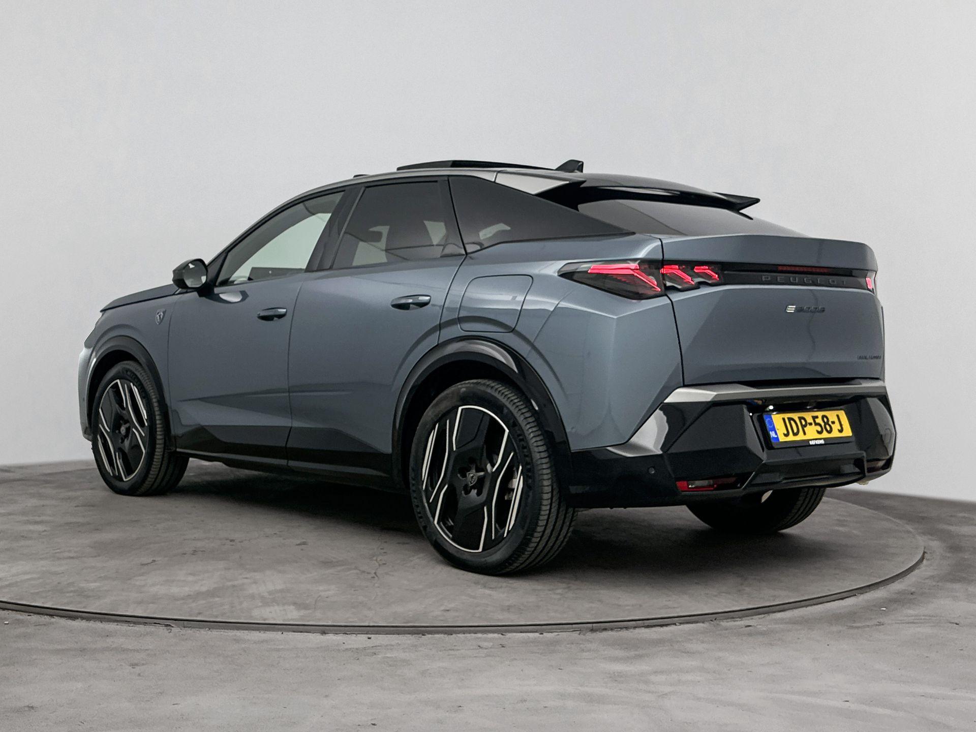 Peugeot e-3008