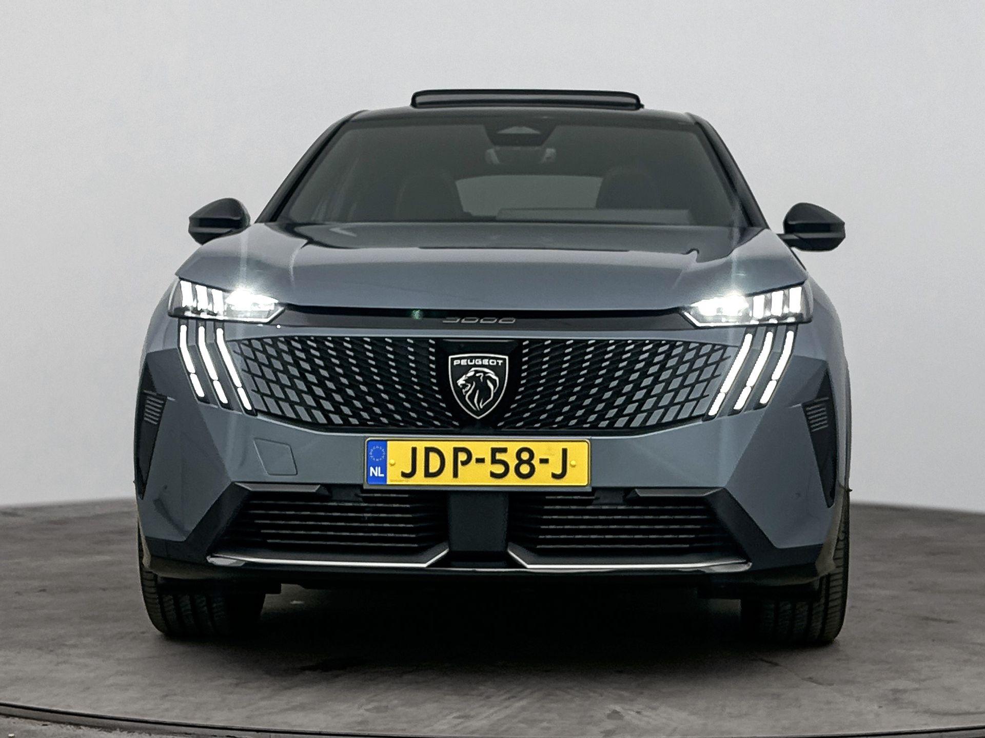 Peugeot e-3008