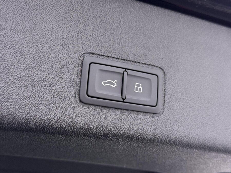 Audi Q3 1.5 e-hybrid S edition