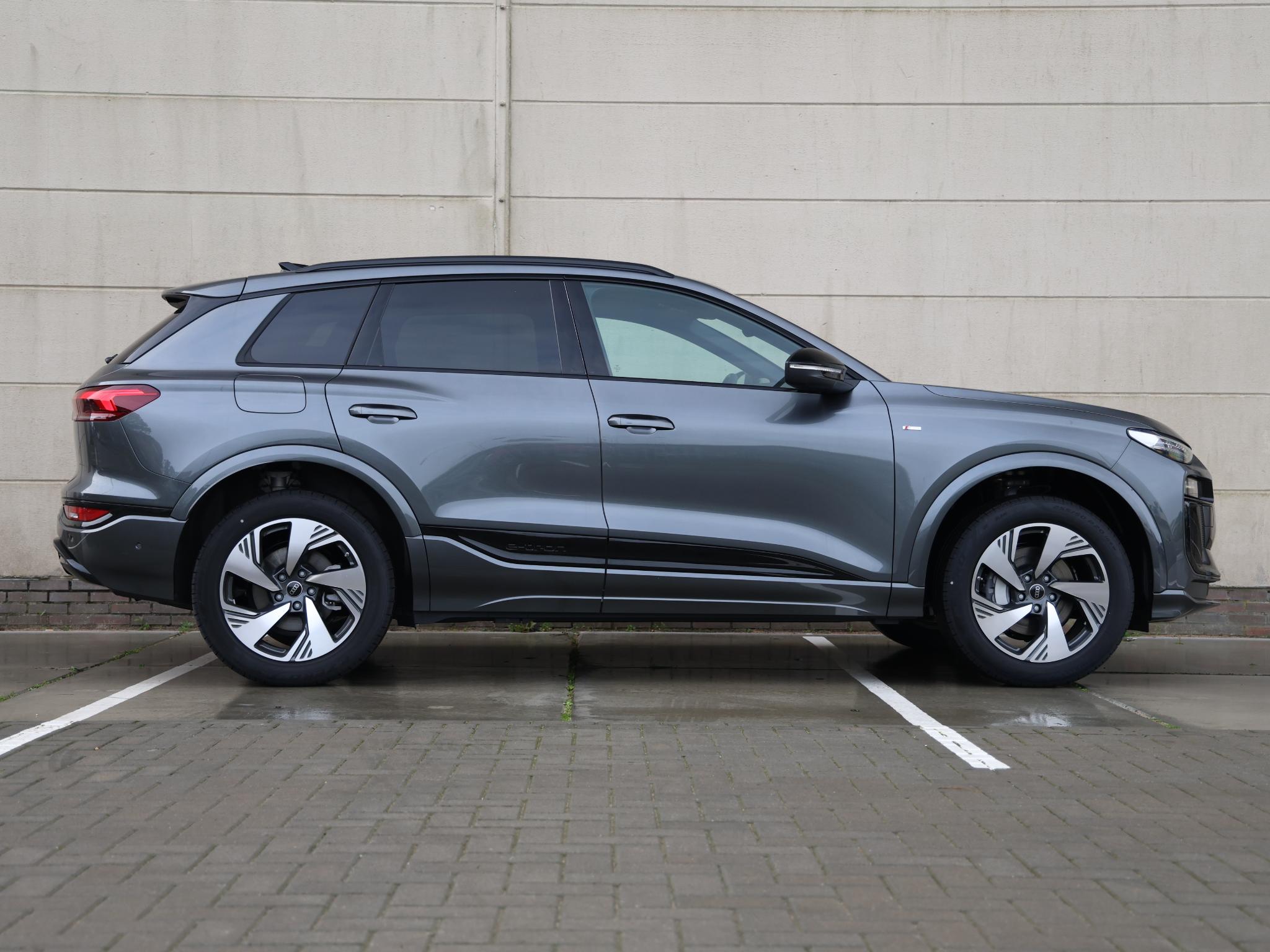Audi Q6 e-tron S edition 83Kwh 252 PK