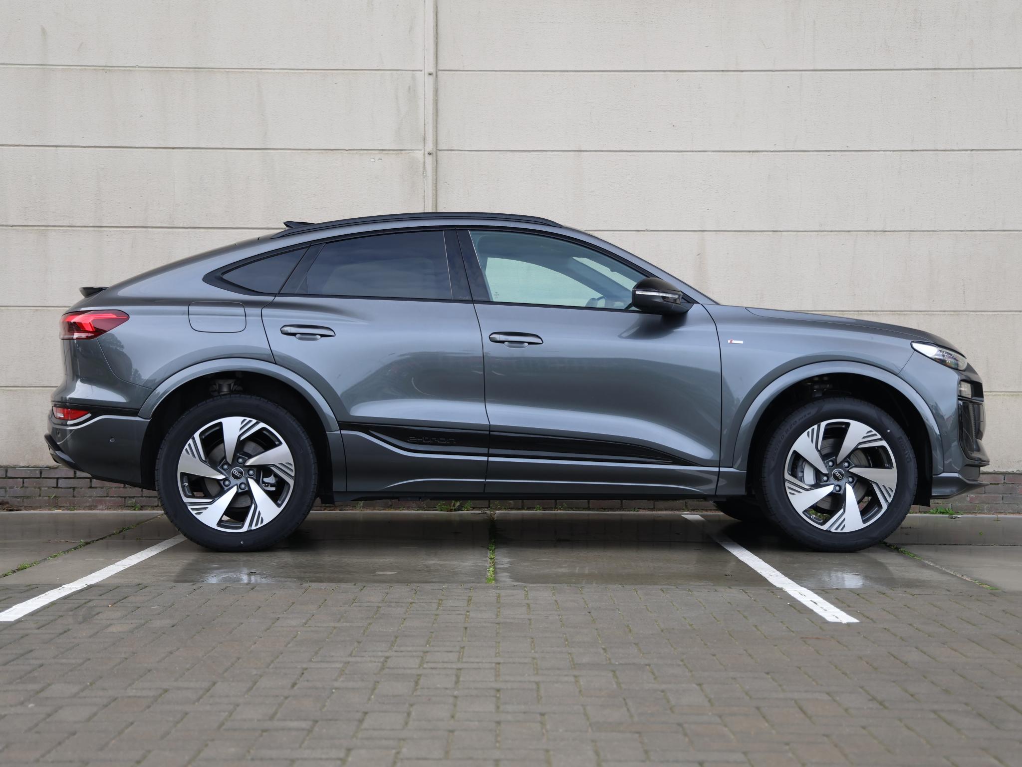 Audi Q6 e-tron S edition 83Kwh 252 PK Sportback