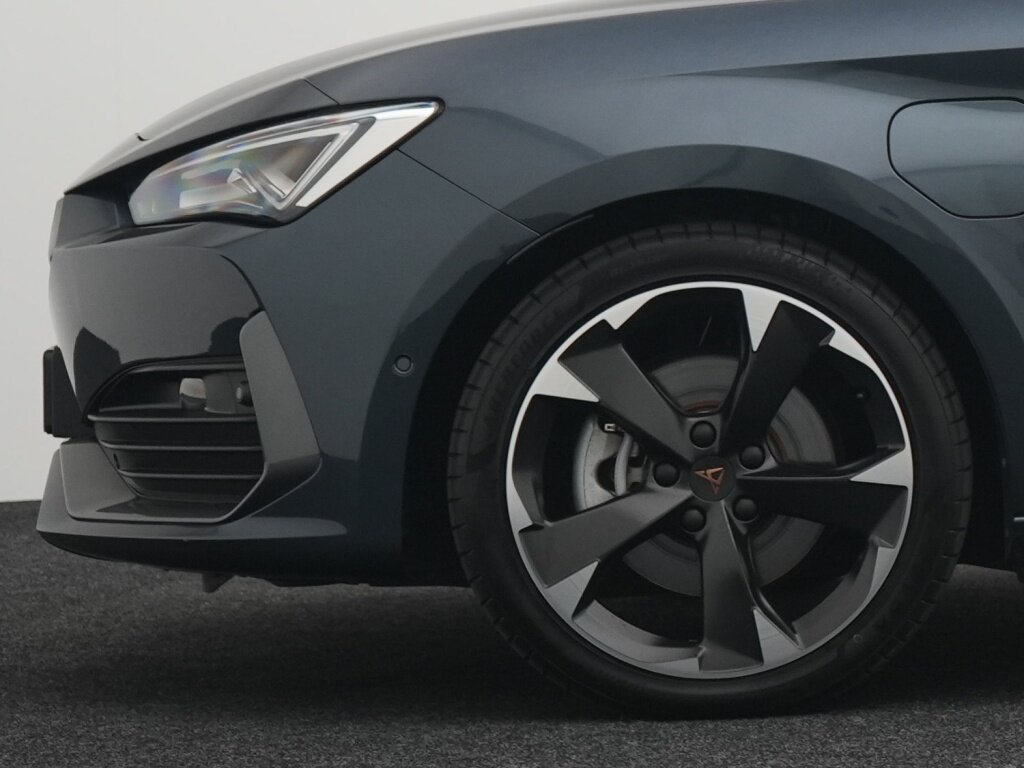 Cupra León