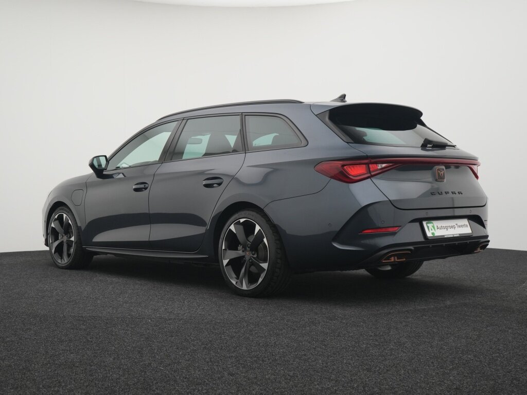 Cupra León
