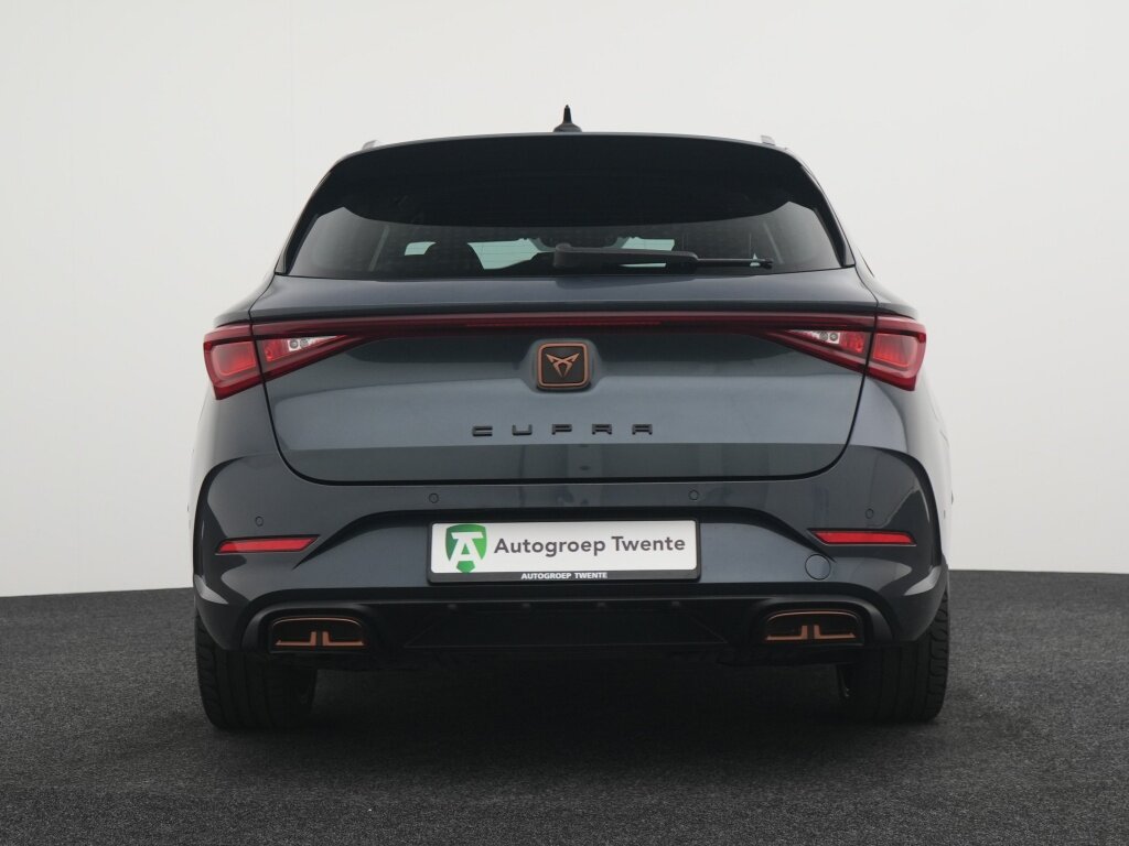 Cupra León