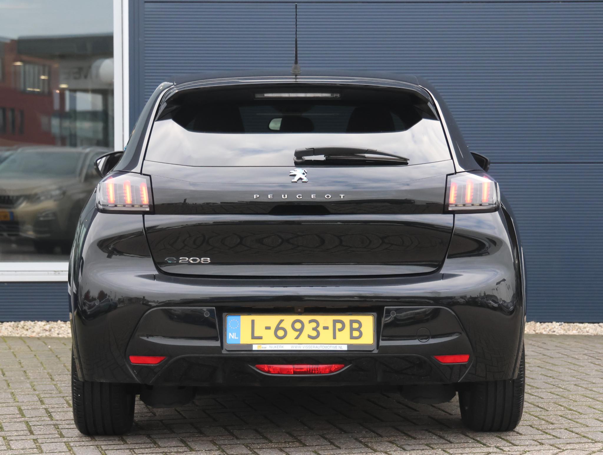 Peugeot e-208