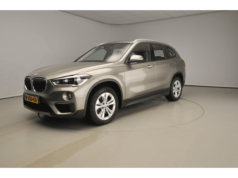 BMW X1 sDrive20i High Executive - Afbeelding 1