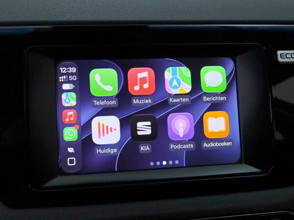 Apple Carplay/Android Auto Apple Carplay/Android Auto