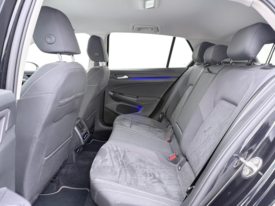 Volkswagen Golf 1.5 eTSI Style