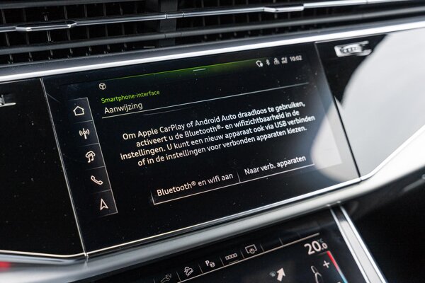 Apple Carplay/Android Auto Apple Carplay/Android Auto