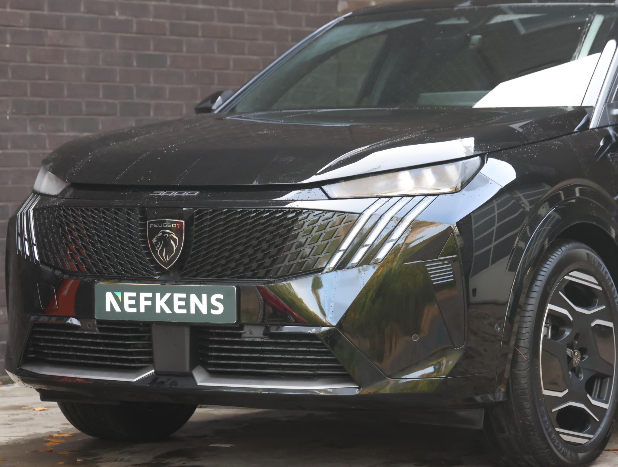 Peugeot e-3008