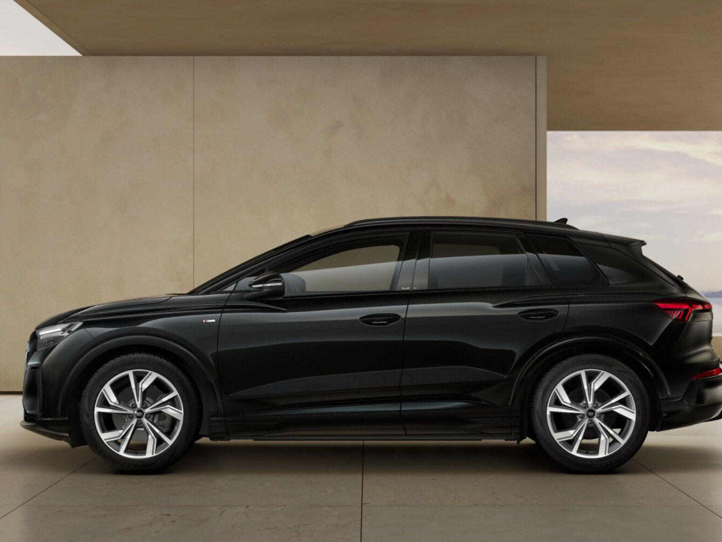Audi Q4 e-tron S edition e-tron 82 kWh 210 kW / 286 PK SUV Elektr