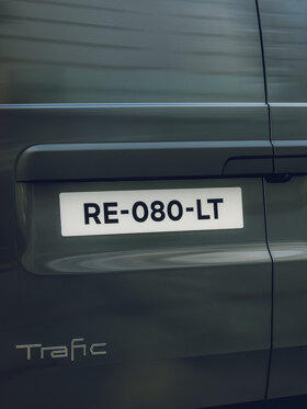 Renault-Trafic-Van-E-Tech-electric-12