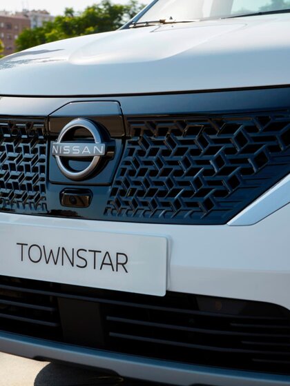 Nissan Townstar - Grille