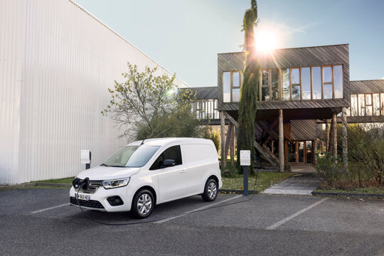 Nieuwe Kangoo E-Tech electric laadpaal