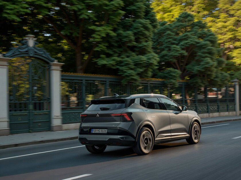 ABD Mitsubishi - Nieuwe Eclipse Cross - Drive achter