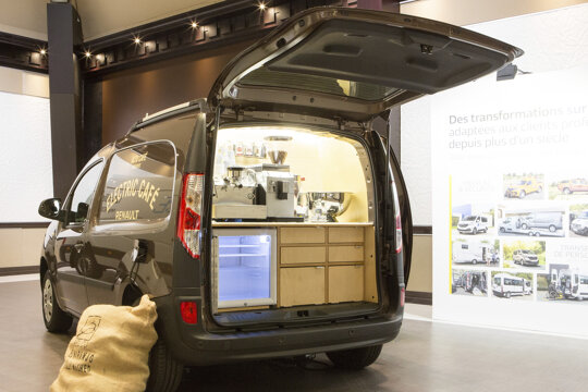 Bedrijfswagens foodtrucks bij ABD