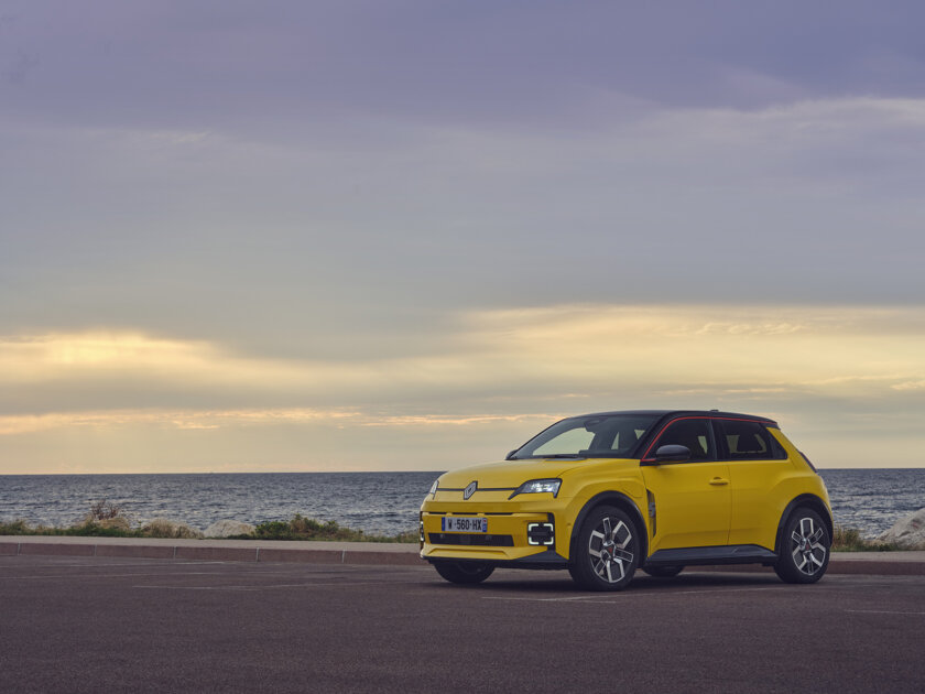 Renault 5 E-Tech electric - iconic cinq version - front side