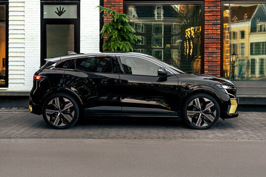 renault-megane-zijkant-design-elektrisch