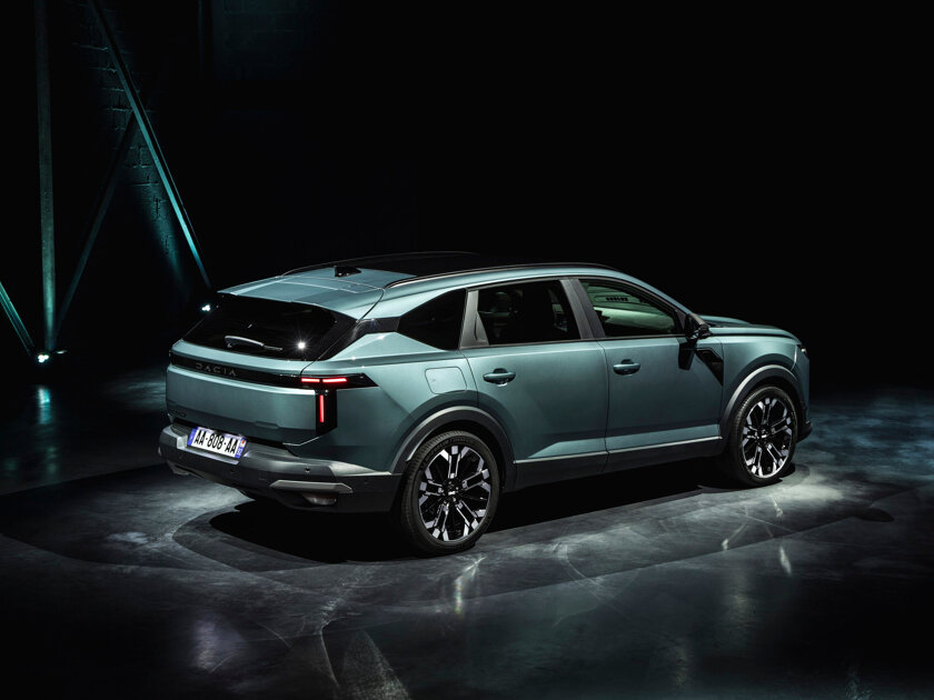 24-Nieuwe-Dacia-Striker-het-beste-van-drie-werelden-scaled