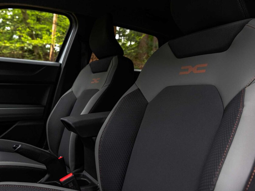ABD Dacia - Duster - Dacia logo in stoelen