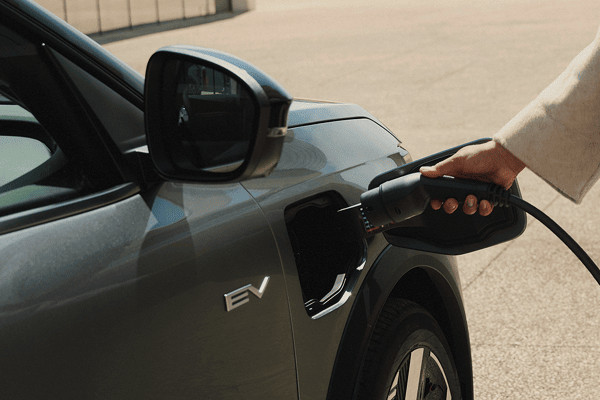 ABD Mitsubishi - Nieuwe Eclipse Cross - Opladen