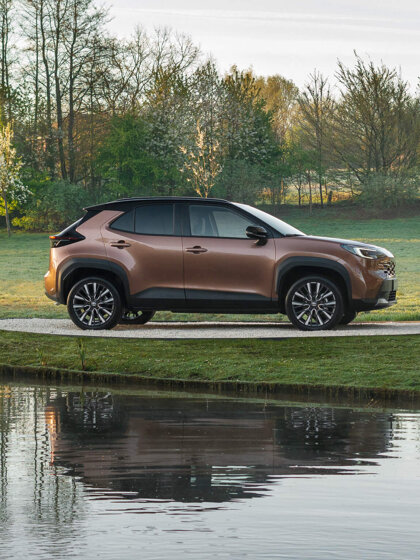 Yaris-Cross_High-Grade_Precious-Bronze_Static-17-scaled