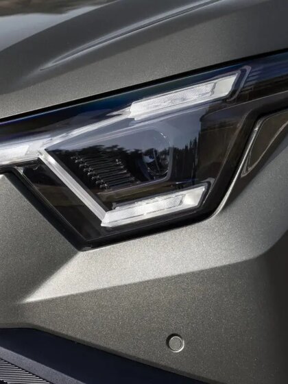 Suzuki_e_VITARA-10-1200x800.jpg