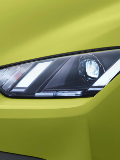 05、DOLPHIN SURF_LHD_Green_Exterior_headlight (1)