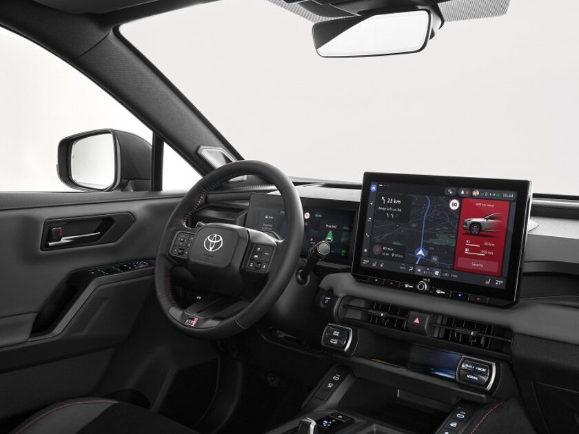 imgi_13_2026_rav4-gr-sport_interior_004