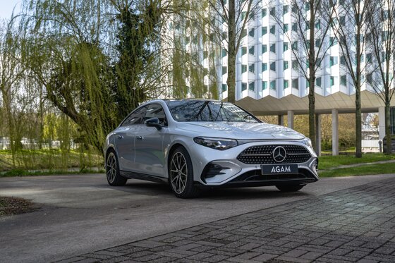 CLA hybride limousine voorzijde