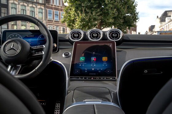 MB C-Klasse Limousine interieur pov