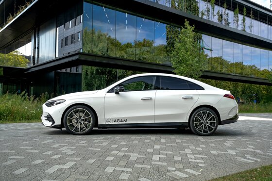 Mercedes-Benz CLA 250+ zijaanzicht