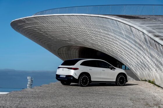 EQE SUV - dynamische proporties 1