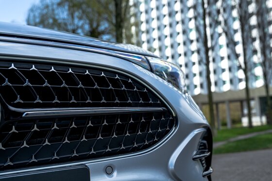 Mercedes CLA Limousine hybride grille