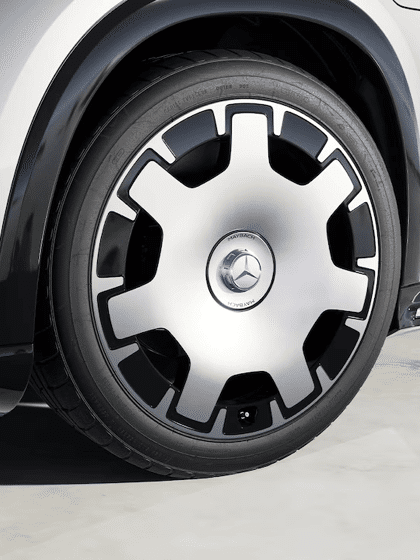 Mercedes-Maybach EQS SUV in beeld 2