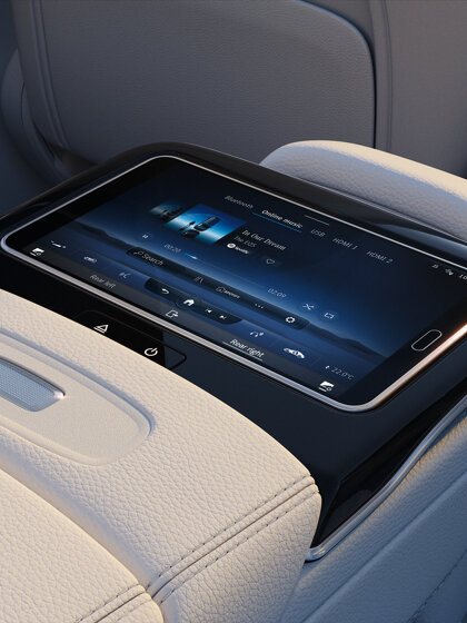 Mercedes-Benz EQS SUV in beeld 6