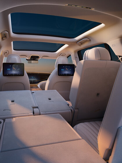 Mercedes-Benz EQS SUV in beeld 3