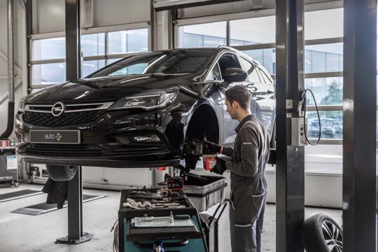 auto-az-service-opel-astra-werkplaats-brug-2160x1440