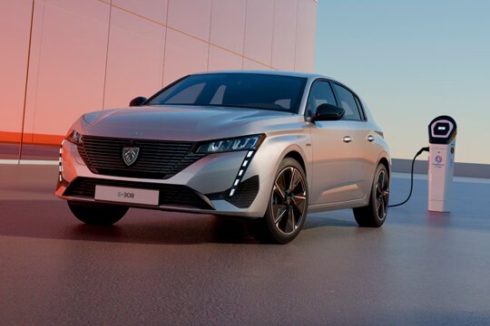 PEUGEOT_E308_STYLE_2410STYP_003_FR_632x632.jpg