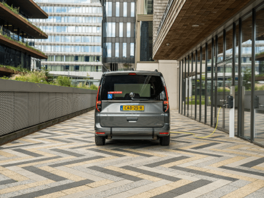 Caddy Kombi Maxi eHybrid Rolstoelauto (1)