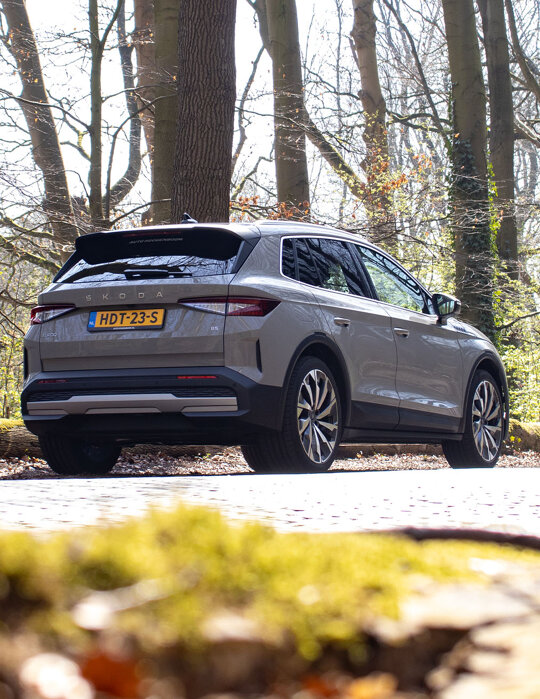 Škoda Elroq elektrisch opladen bij laadpaal – duurzaam rijden