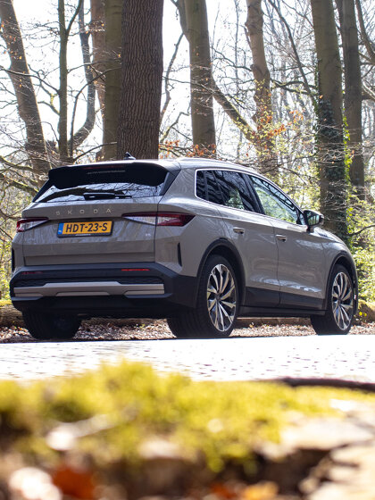 Škoda Elroq elektrisch opladen bij laadpaal – duurzaam rijden