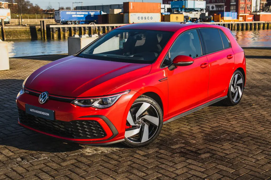 volkswagen-golf-gti-zijvoor-1024x683